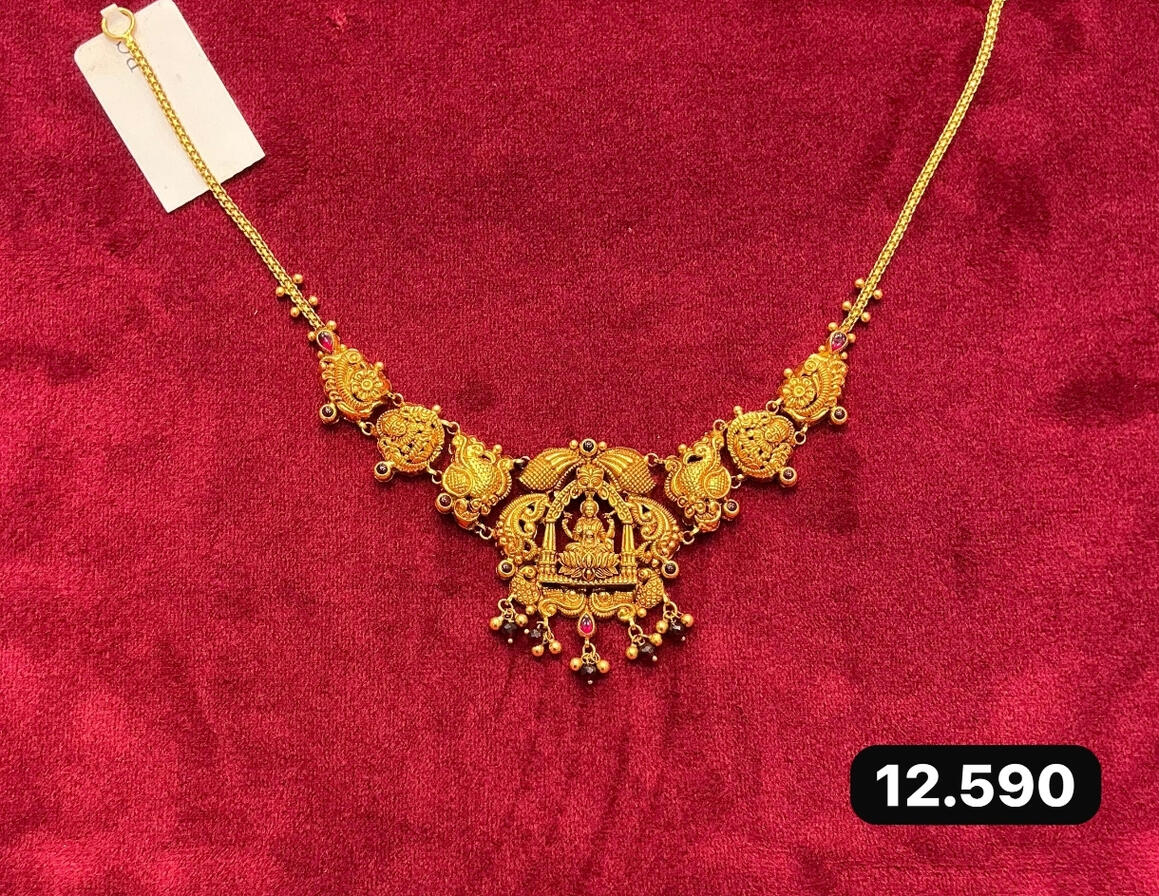 “Premium necklace with intricate design 💎 Ideal for weddings and special occasions"