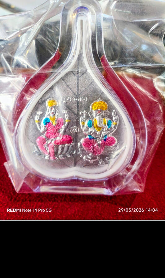“Elegant silver photo frames ✨ Perfect for gifting | Keeps memories special | Available in Shahjahanpur”