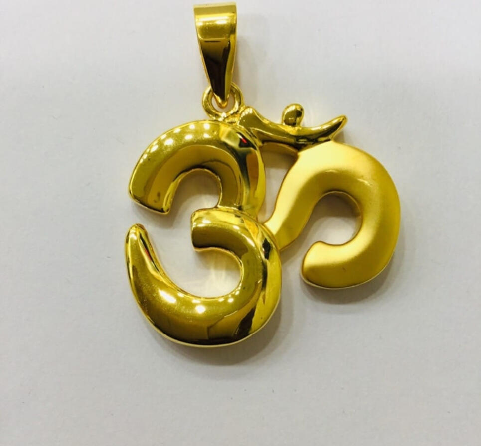 “Om pendant (ॐ) in premium finish ✨ Perfect for gifting and daily wear | Spiritual jewellery in Shahjahanpur”